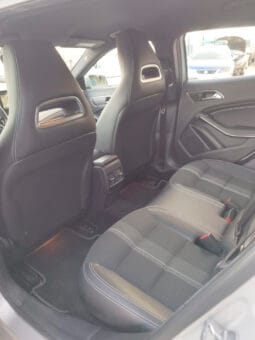 
Mercedes-Benz GLA 200 full									