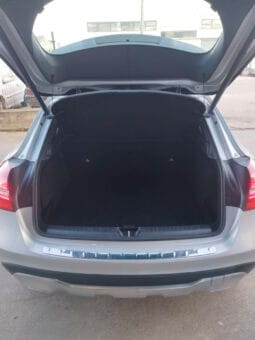 
Mercedes-Benz GLA 200 full									