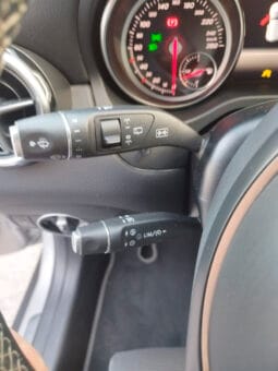 
Mercedes-Benz GLA 200 full									