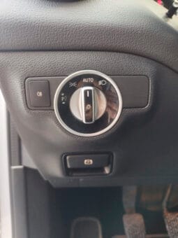 
Mercedes-Benz GLA 200 full									