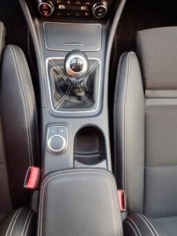 
Mercedes-Benz GLA 200 full									