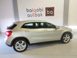 
Mercedes-Benz GLA 200 full									