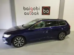 
Volkswagen Passat Variant 2.0TDI Advance 110kW full									