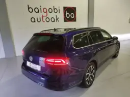 
Volkswagen Passat Variant 2.0TDI Advance 110kW full									
