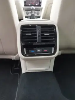 
Volkswagen Passat Variant 2.0TDI Advance 110kW full									