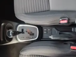 
Toyota Yaris Hybrid Active full									