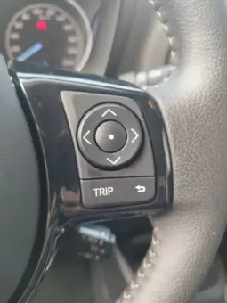 
Toyota Yaris Hybrid Active full									