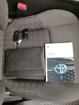 
Toyota C-HR 125H Advance full									