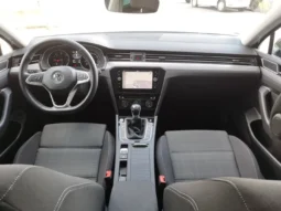 
Volkswagen Passat Executive full									