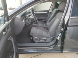 
Volkswagen Passat Executive full									