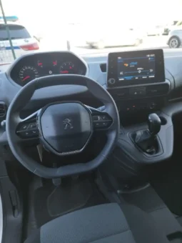 
Peugeot Partner Premium 600Kg BlueHDI full									
