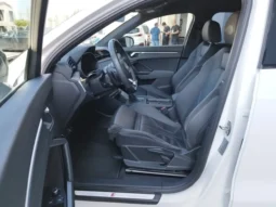 
Audi Q3 45 E Black Line – Sline full									