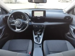 
Toyota Yaris Active Tech full									