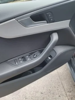 
Audi A5 S-Line 35 S Tronic Sportback full									